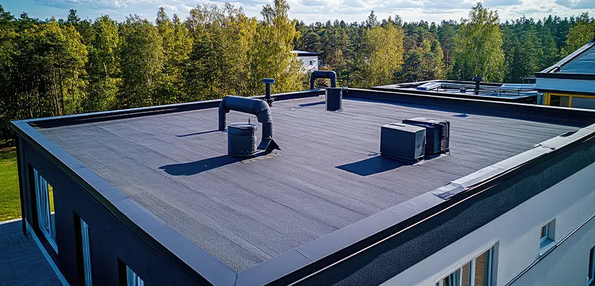 Professional Flat Roof Replacement Services in Sammamish, WA