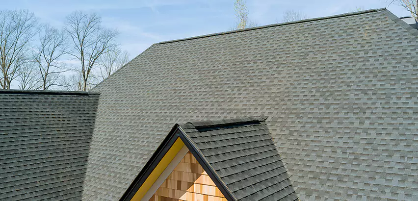 Replacing Vinyl Siding With Cedar Shingles in Sammamish