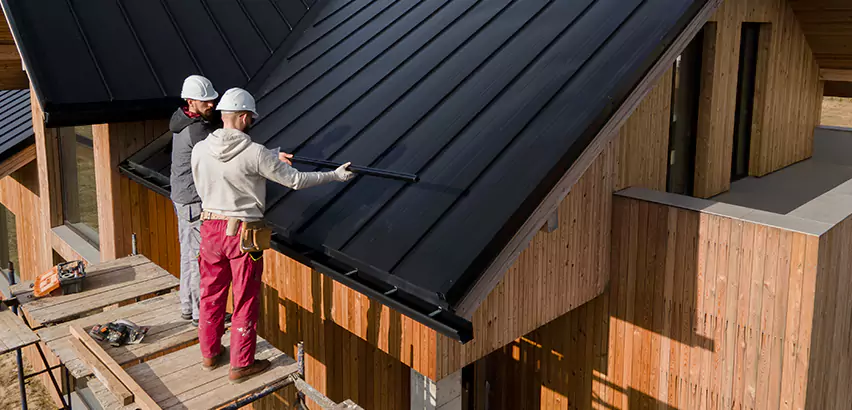 Metal Roof Maintenance in Sammamish